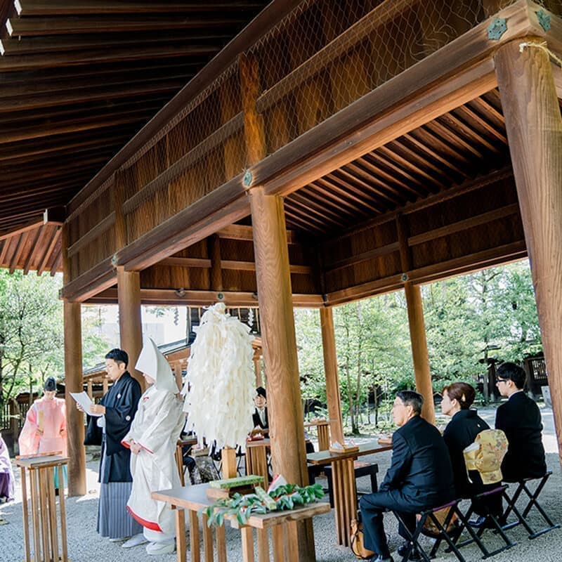 ユーモアウェディング｜家族と神社婚